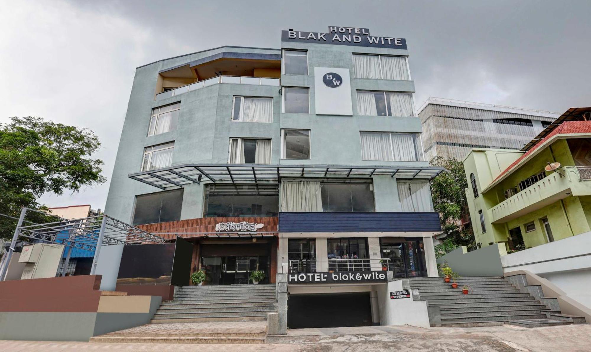 Treebo Blak & Wite Rk Beach Hotel Visakhapatnam Exterior photo