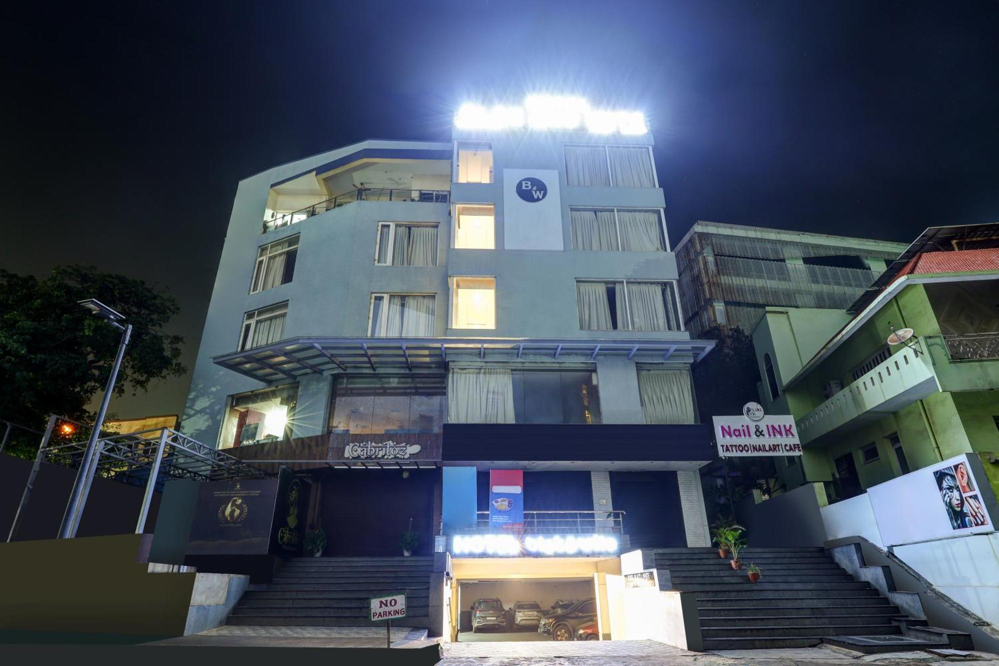 Treebo Blak & Wite Rk Beach Hotel Visakhapatnam Exterior photo